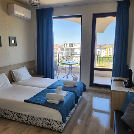 Affittacamere азалия *