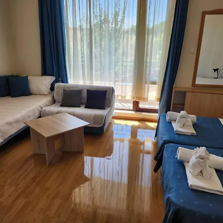 азалия בית הארחה *