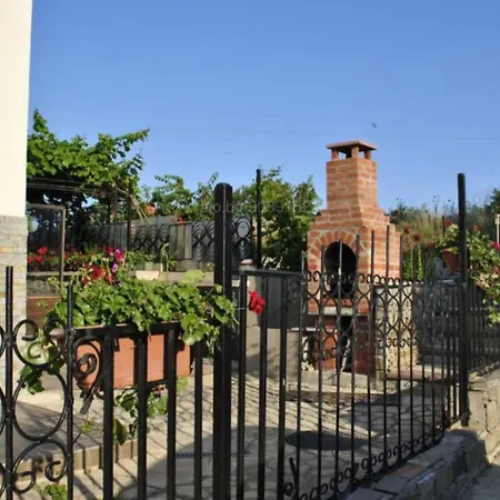 בית הארחה азалия *